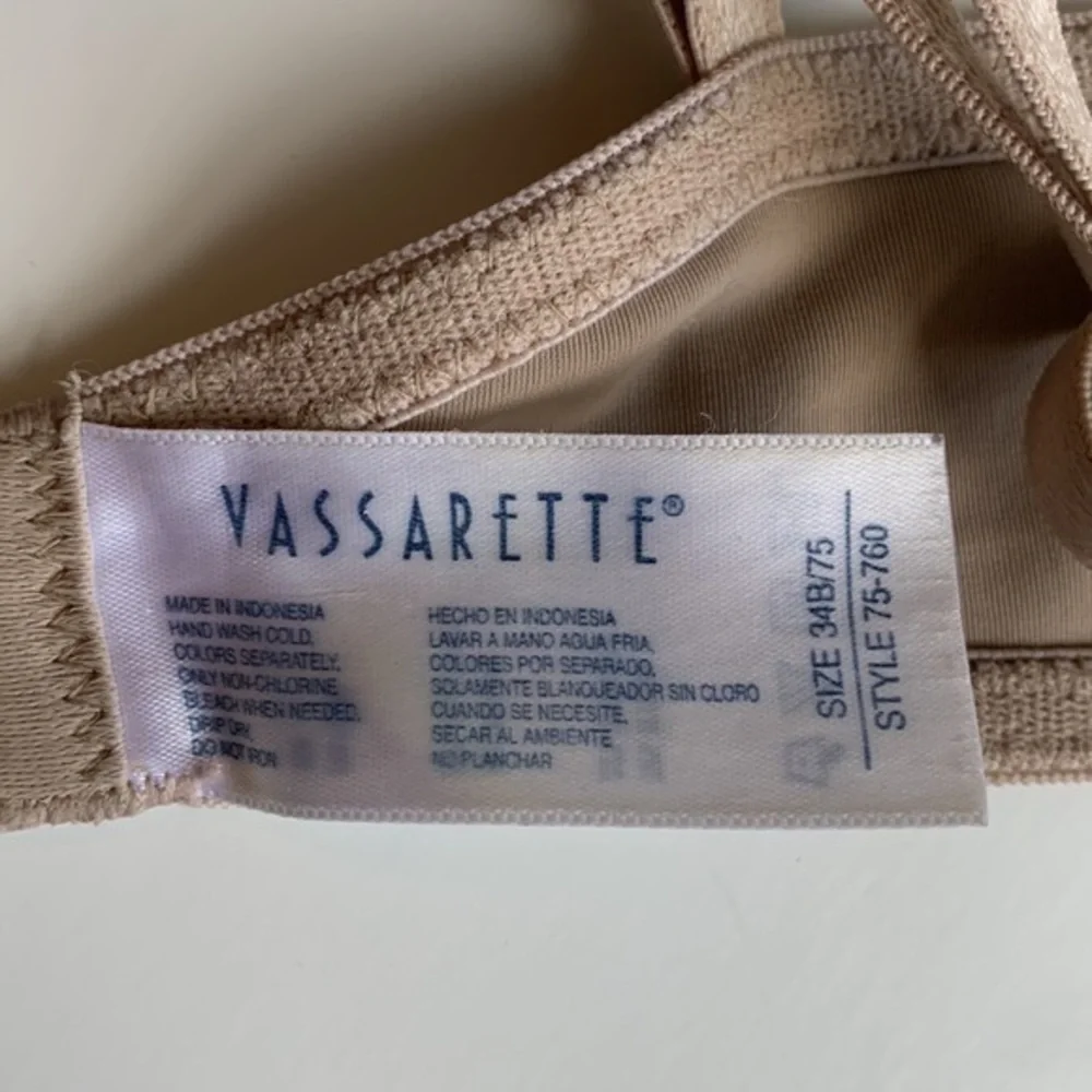 Vassarette beige convertible straps underwire‎ bra.  Lightly padded. Size 34B.